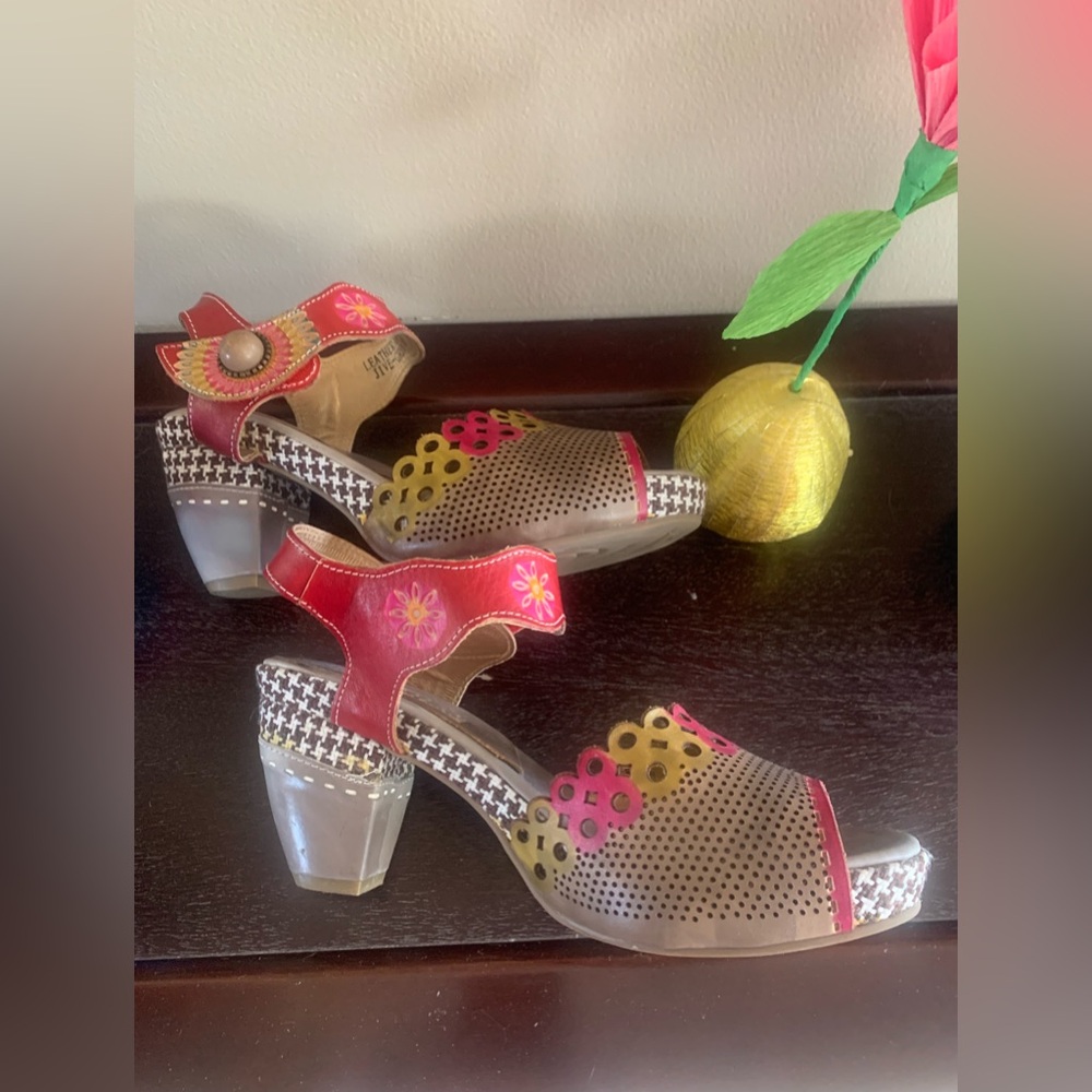 L’Artiste Red and Gold High Heeled Sandals with Velcro Ankle Strap
Size 39